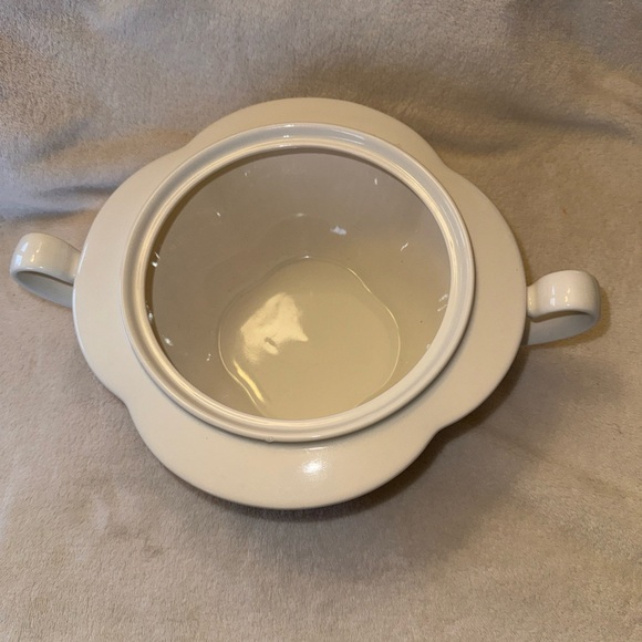 Mikasa Italian Countryside Covered Serving Dish - Picture 4 of 8